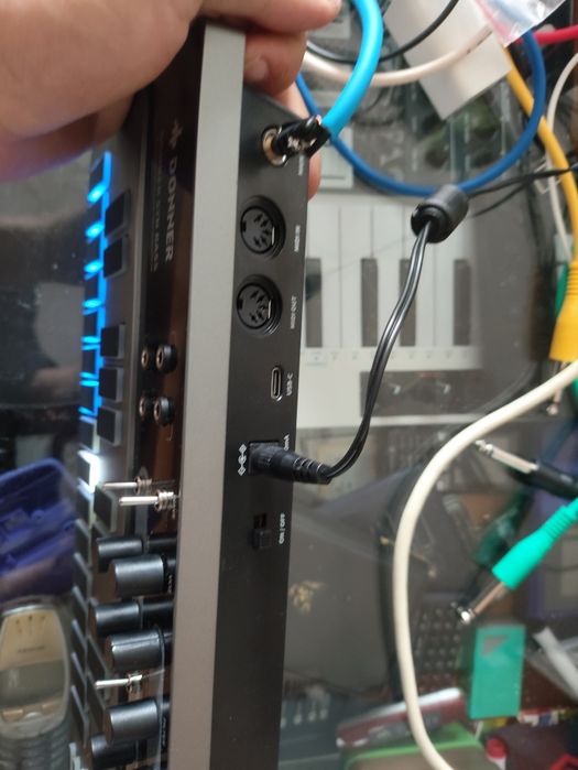 Donner essential B1 syntezator jak 303 td-3