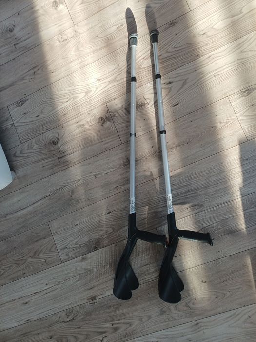 Kule inwalidzkie łokciowe