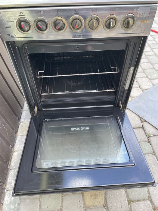 Продам газову плиту з електричною духовкою