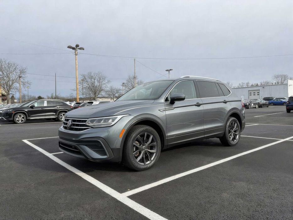 Volkswagen Tiguan      2023