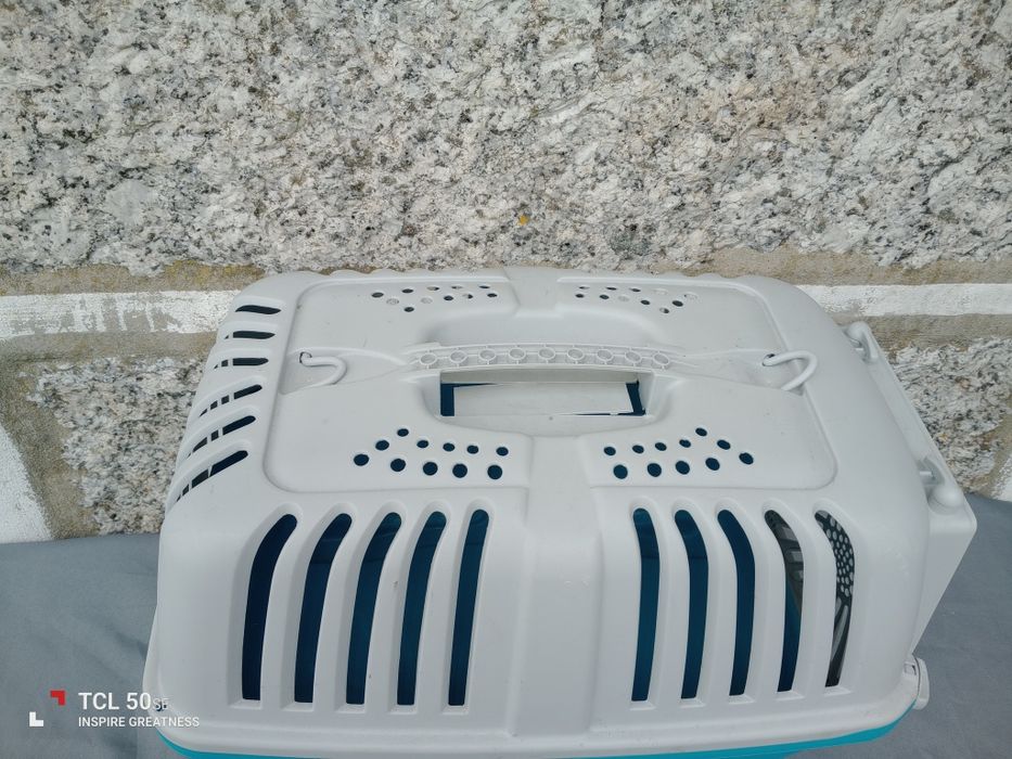 Transportadora para gatos ou cães de pequeno porte.