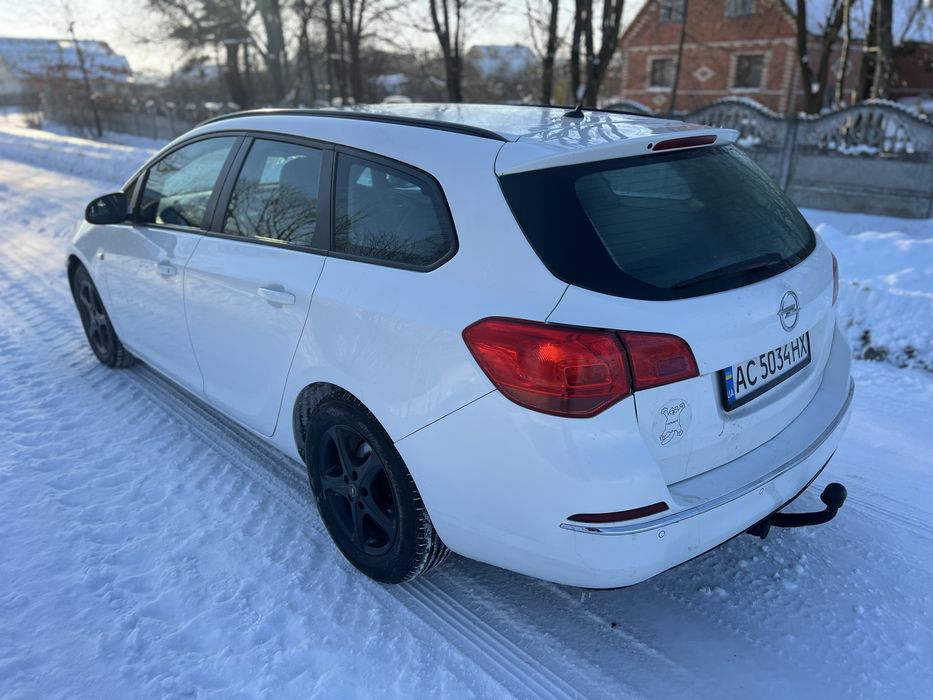 Opel Astra 1.3 cdti  2012 рік