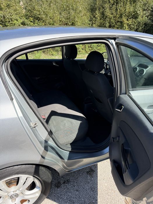 Opel Corsa 1.300 2012 foto 3
