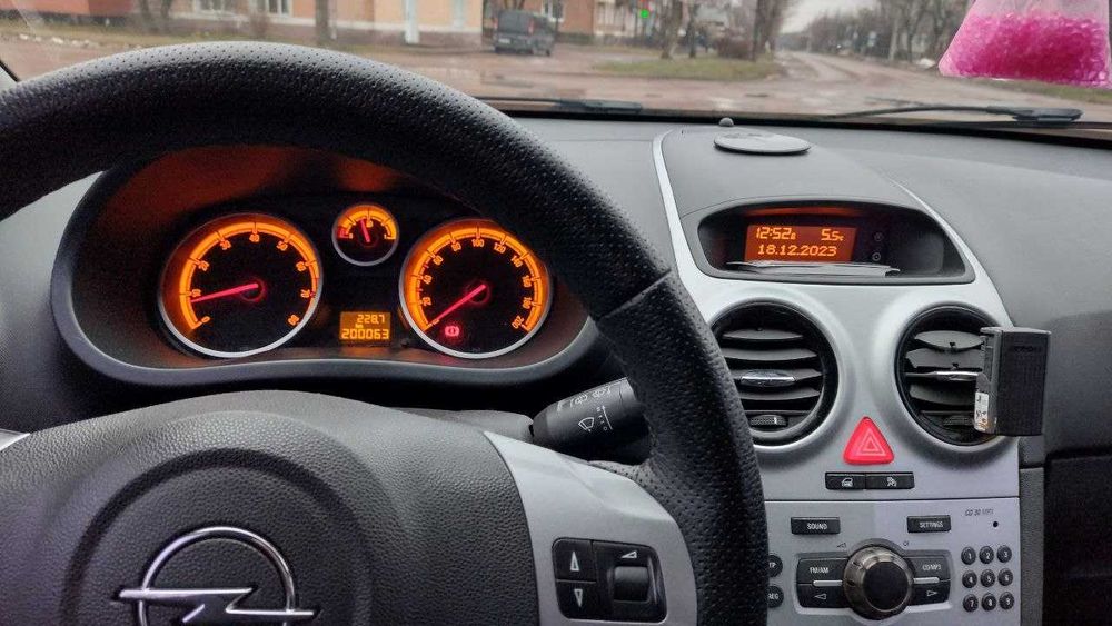 Opel Corsa 2009 1,2 бензин обмен опель корса