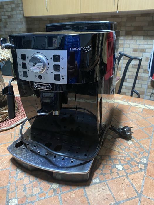 Máquina de café Delongui Magnifica S