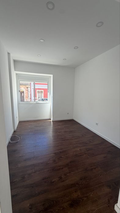 Apartamento T2 no Barreiro com lugradouro