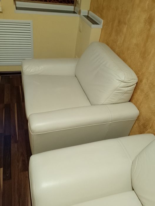 Продам 1 шкіряне  крісло.