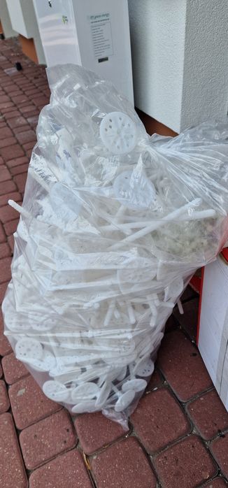 Kołki do styropianu