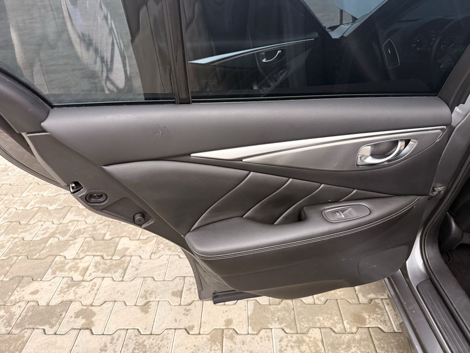 Продам Infiniti Q50 2016