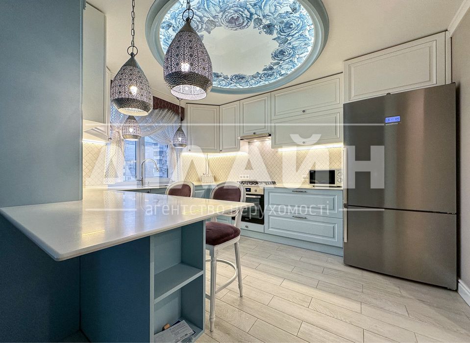 Неповторимая 3х комн квартира  DELUXE в центре Шевченковского мкр-на .