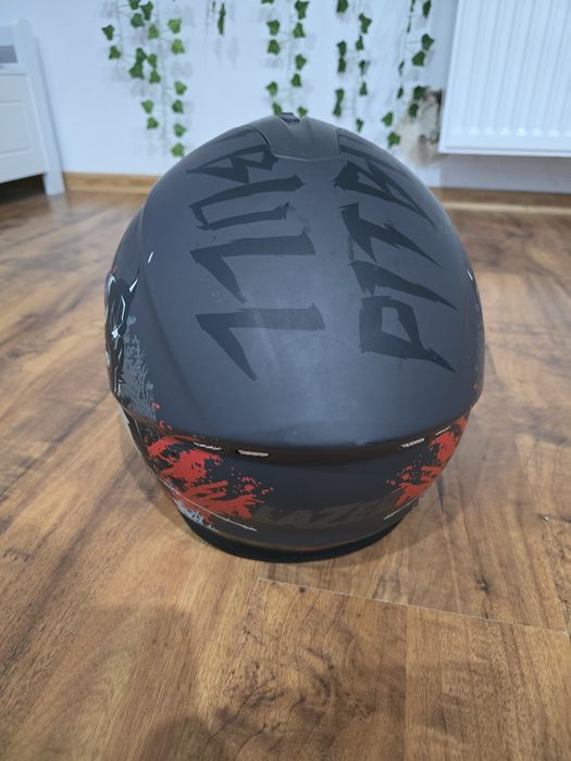 Kask Leazer Pitbull z Blendą