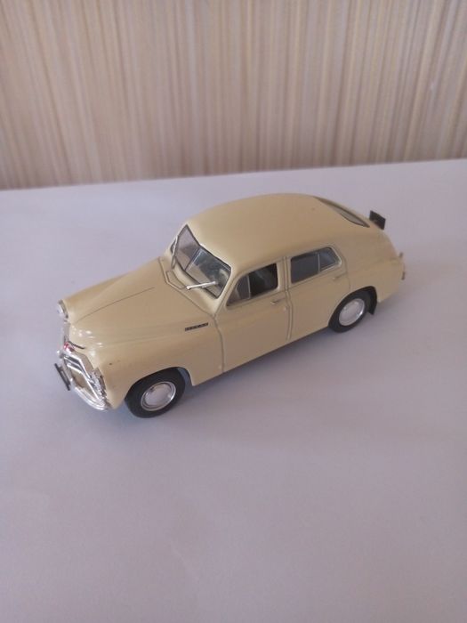 Моделі ретро-автомобілів від "Де Агостіні". 1:43