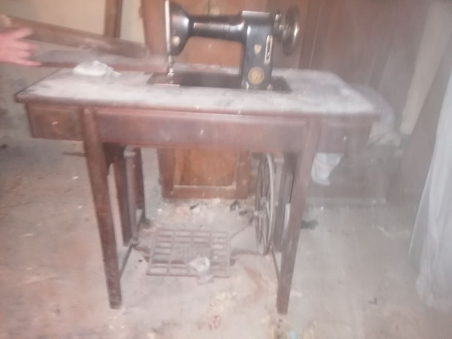 Máquina de costura Oliva