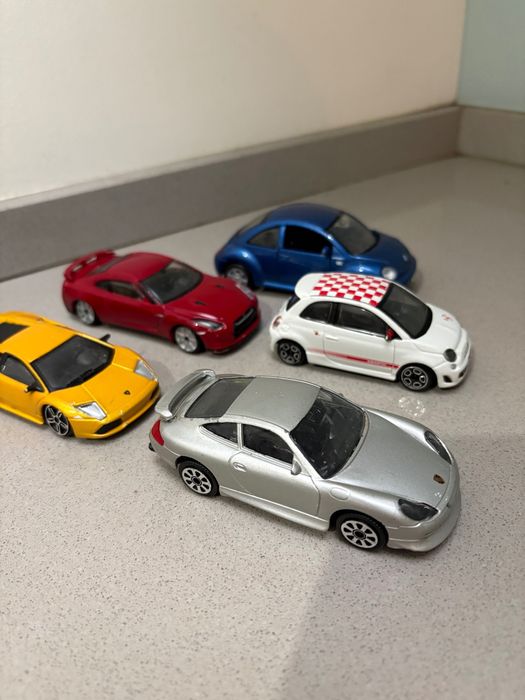 Burago escala 1/43. Todos carros