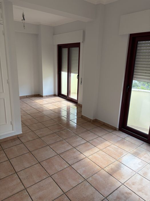 Apartamento t2 ao pe da universidade das gambelas