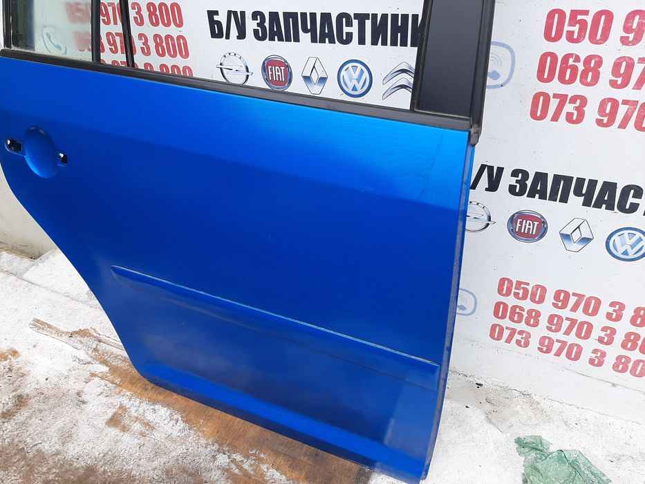 Дверка задня права Volkswagen Touran 2003-2015 lc9z la7w ld7x la5x