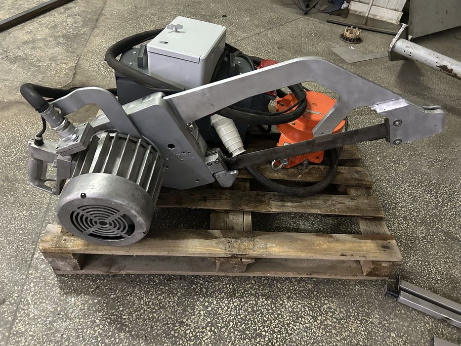 Пила для забою туш свиней та ВРХ .