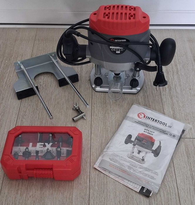 Фрезер по дереву INTERTOOL DT-0950 + набір фрез LEX (12 шт.)