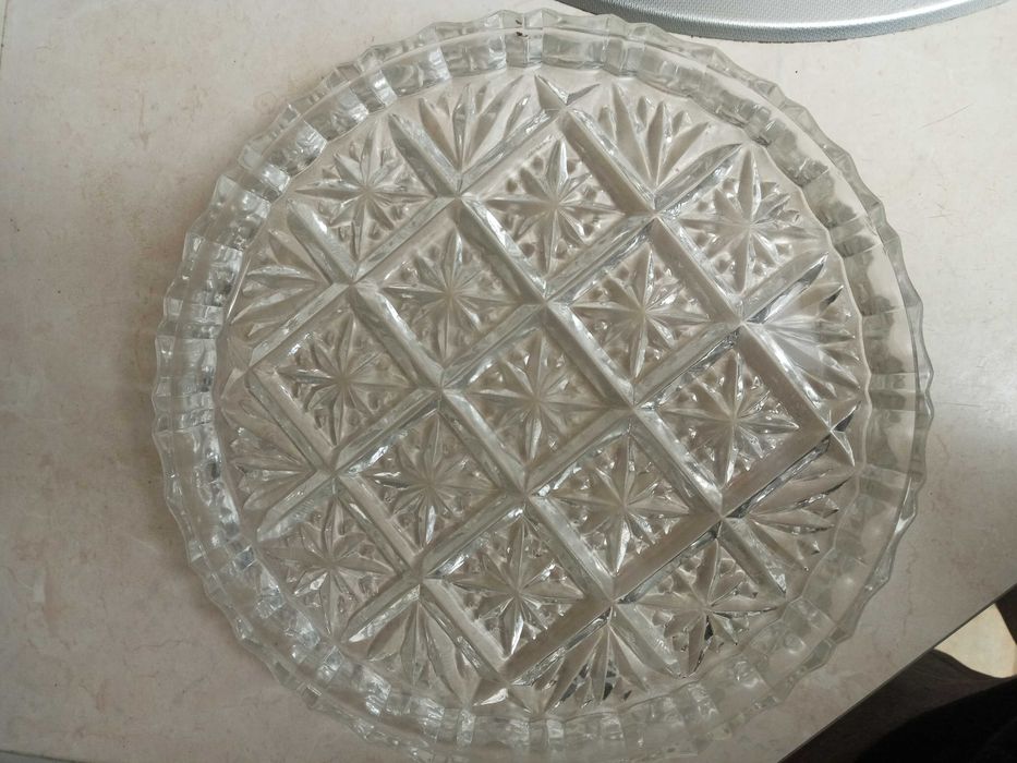 Продам красивое блюдо под хрусталь