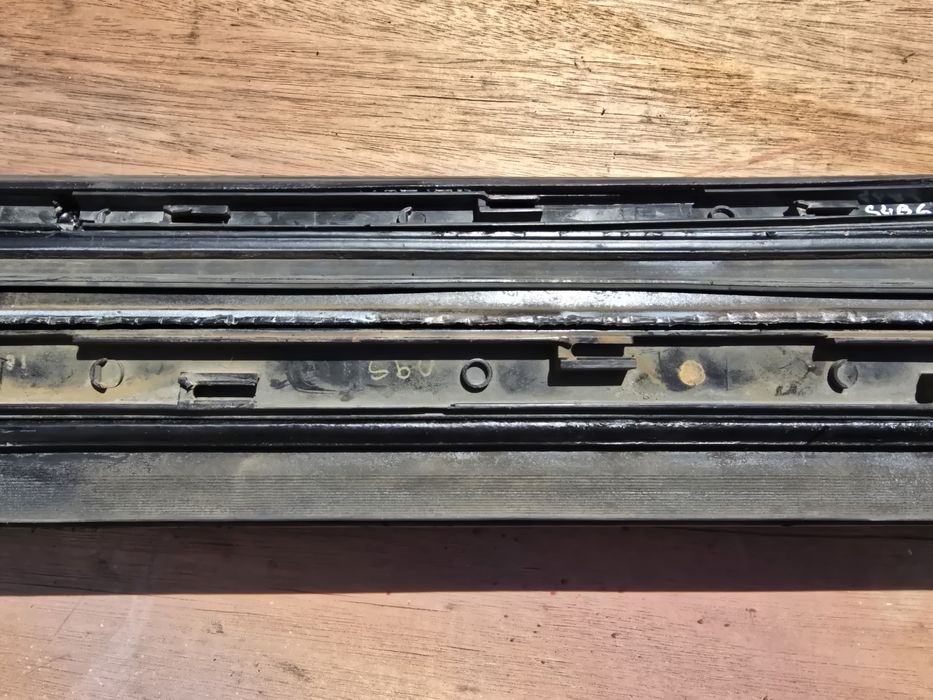 Audi S4 B6 listwy drzwi