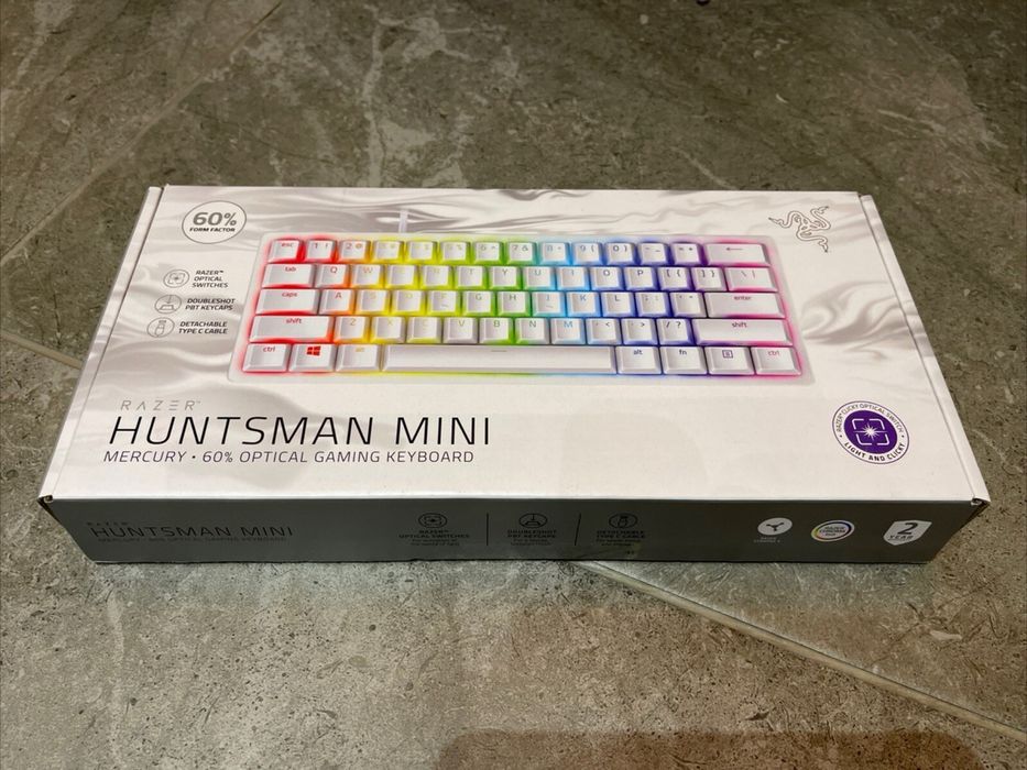 Razer Huntsman Mini 60% Wired. (Red Linear Switch) - Branco