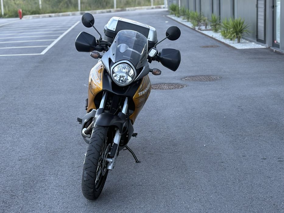 Honda Transalp 700 ( só 26100 km )  Versão exclusiva