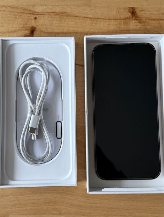 iPhone 16 Pro Max 256GB Pustynny Tytan , stan idealny, Gwarancja