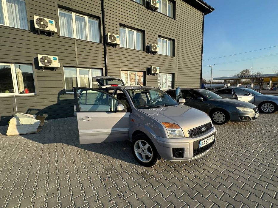 Продам Ford Fusion 1.6 газ- бензин 2011 рік