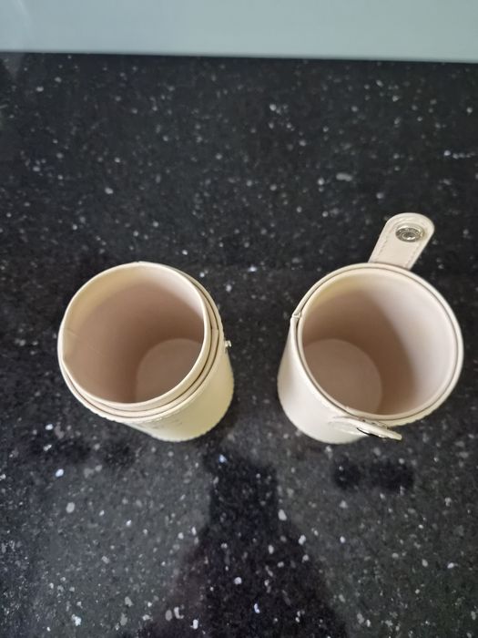 Tuba do przechowywania pędzli Eveline .