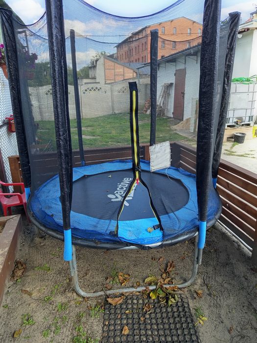 Trampolina ogrodowa 180-183 cm średnicy na 36 sprezyn