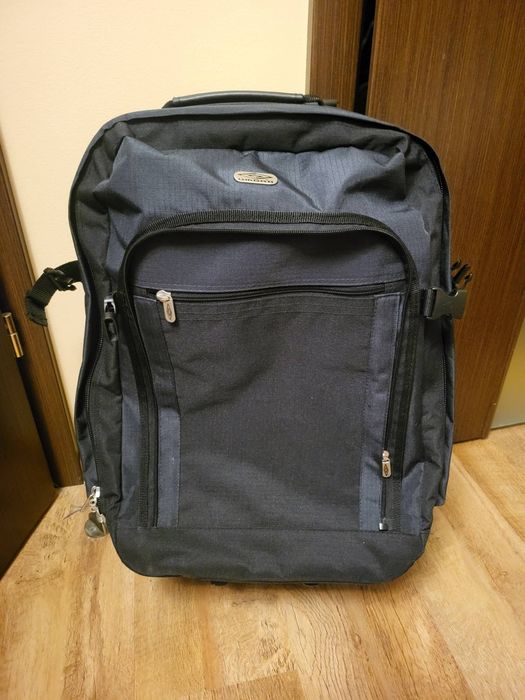 Чемодан с дефектом без выдвижной ручки