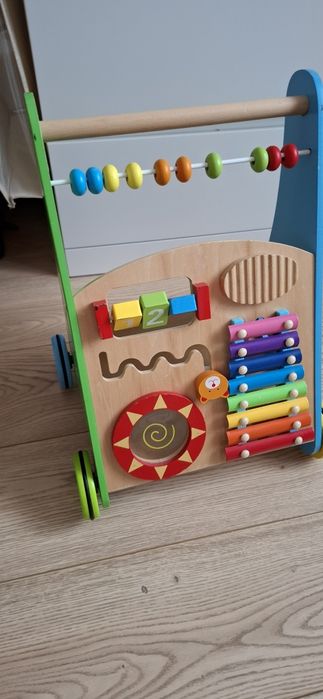 Pchacz, chodzik, zabawka dla dziecka