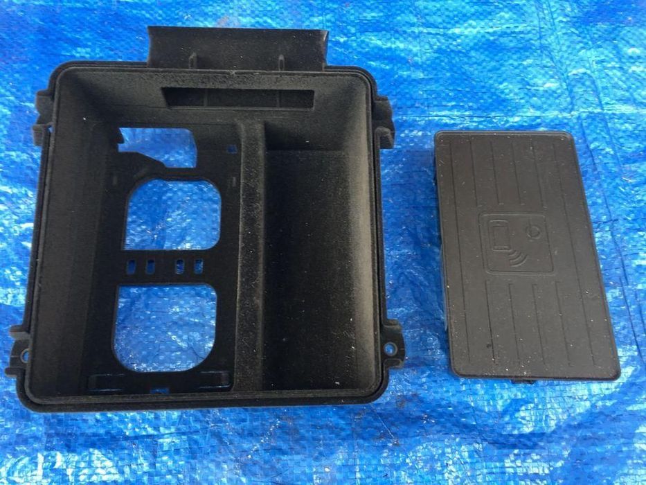 Audi Q7 4M Ładowarka Indukcujna Indukcja Schowek 4M0035502A
