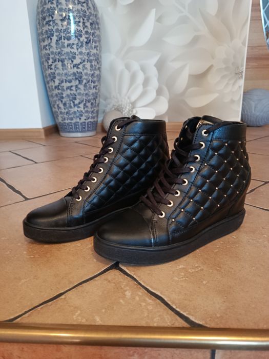 Buty sneakersy Guess 41