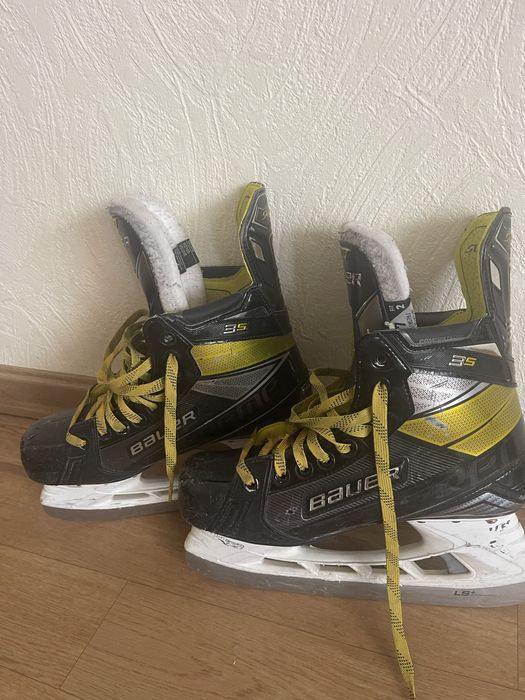 Ковзани хокейні