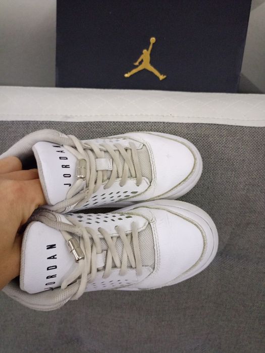 Buty sportowe Nike Air Jordan Flight rozmiar 28 chłopięce