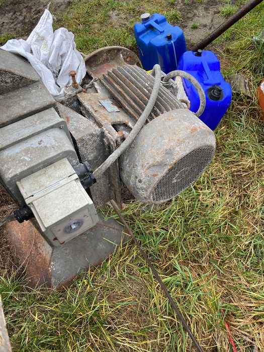 Śrutownik bąk  silnik 15kw