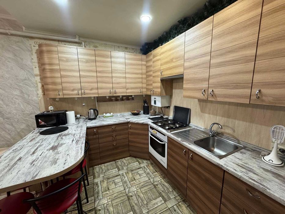 Продам велику 1-кімнатну квартиру в Гостомелі! Кухня - 27,5 м.кв