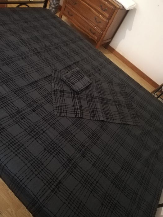 Capa de edredão preta