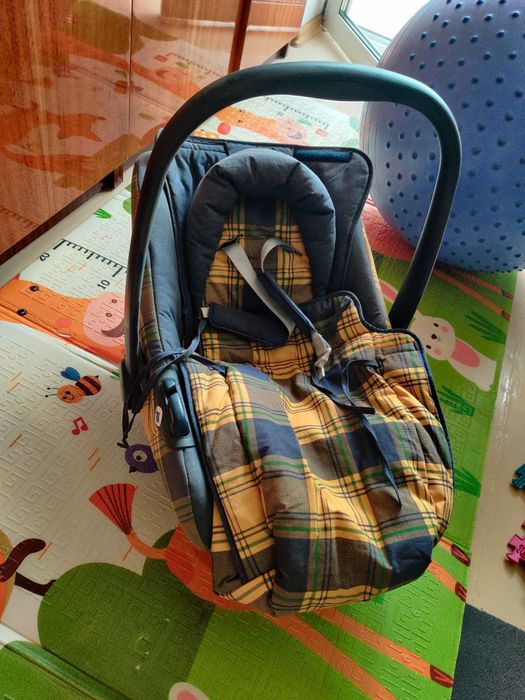 Дитяче автокрісло