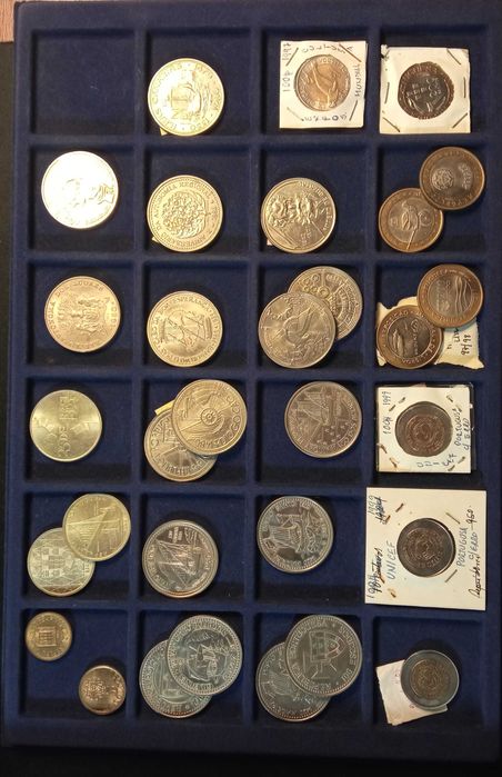 Caixa álbum numismático com moedas