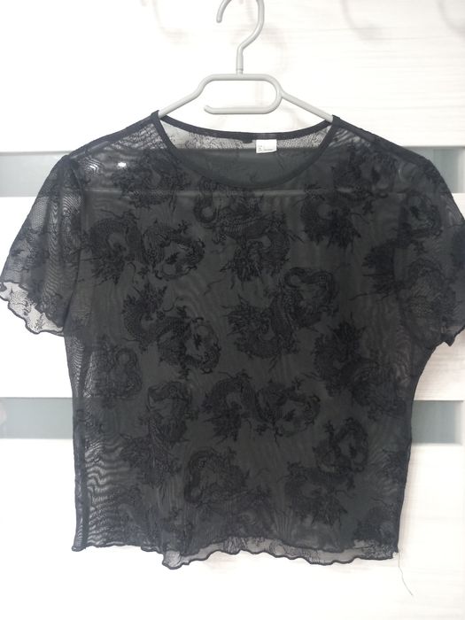 Bluzka siateczkowana w smoki czarna