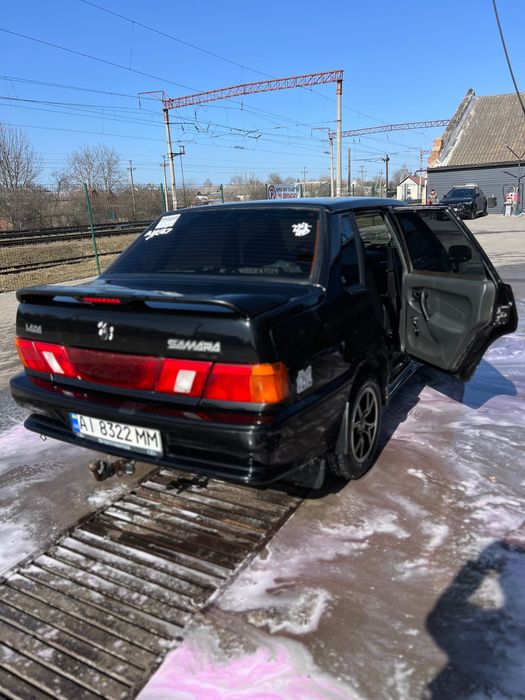 Автомобіль ваз 2115