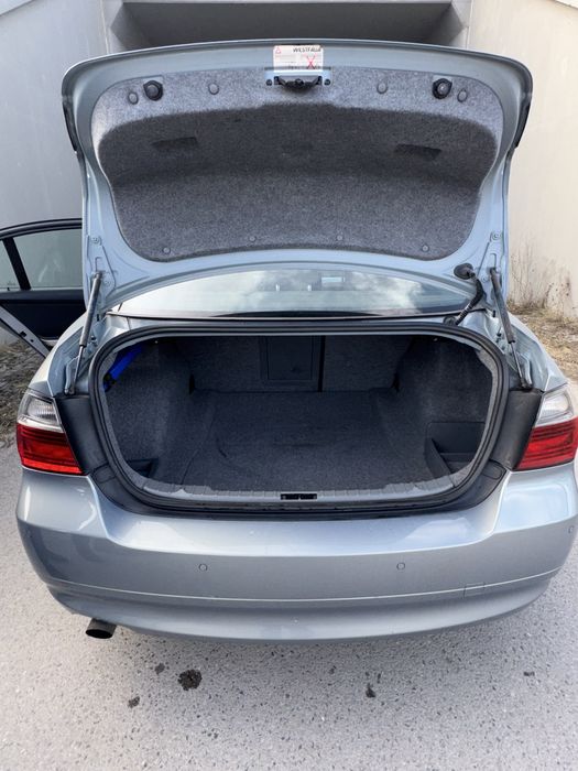 Sprzedam bmw e90 320i