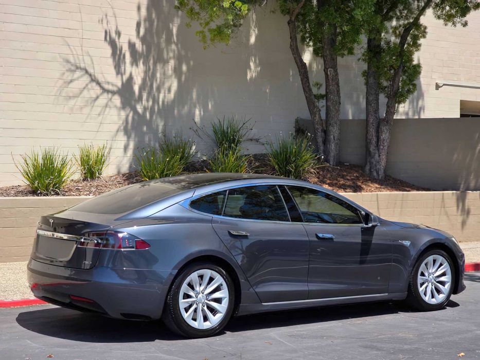 Tesla Model S 75D      2016