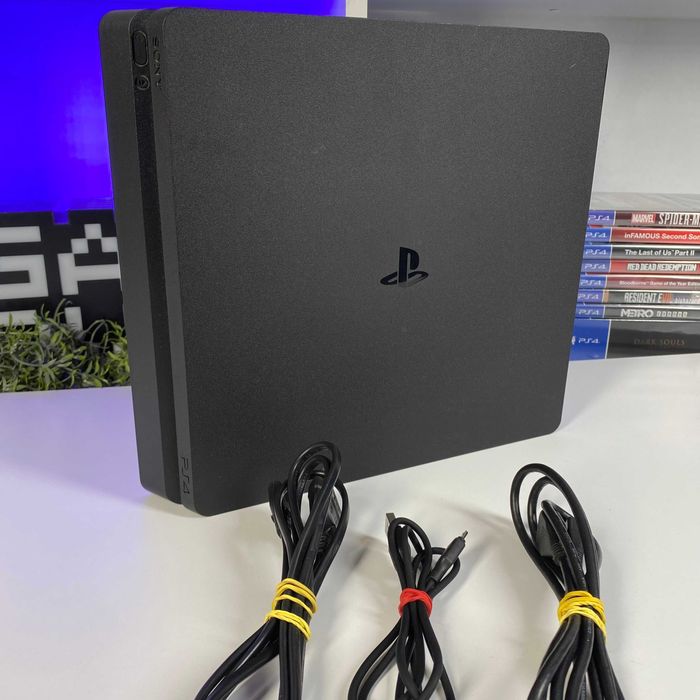 Консоль Sony PlayStation 4 Slim 500GB Black PS4 Slim Чорна Вживана