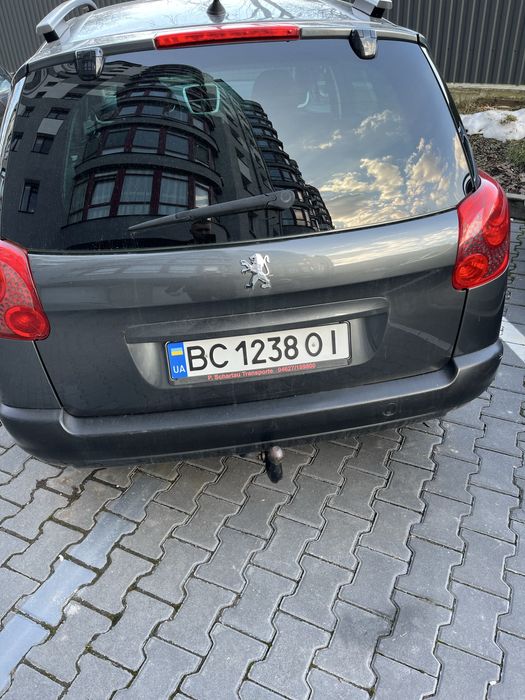 Продається гарний атомобіль, компактний та зручний))