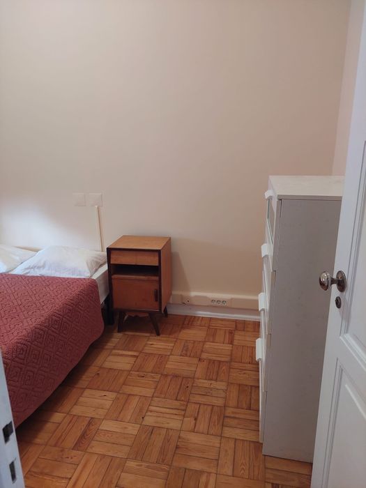 Quarto Partilhado * para 2 Pessoas , perto do Mercado Municipal