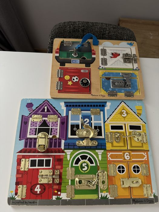 Дві розвивальні дошки із замочками Melissa & Doug