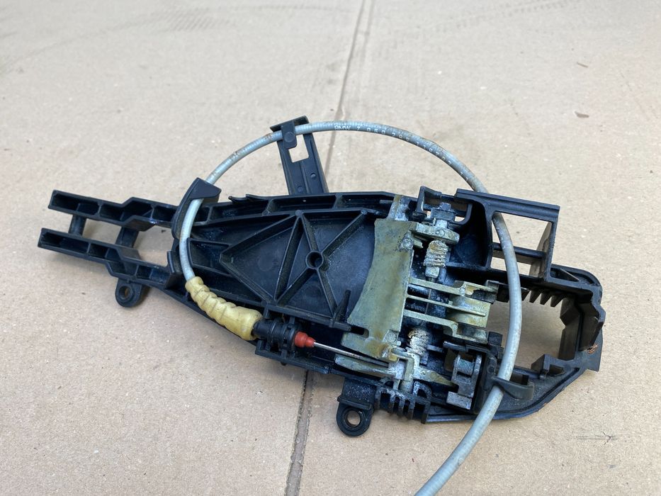 Zamek Drzwi Prawy Tył BMW E60 E61 E70 E71 E72 E83 E84 E87 E90 E91 F20